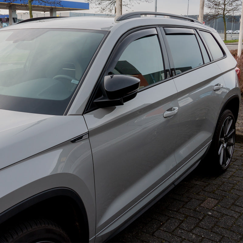 ClimAir, Vindavvisare för framdörrar, Mörk, passar Skoda Kodiaq 2017- (endast med svart fönsterlucka)